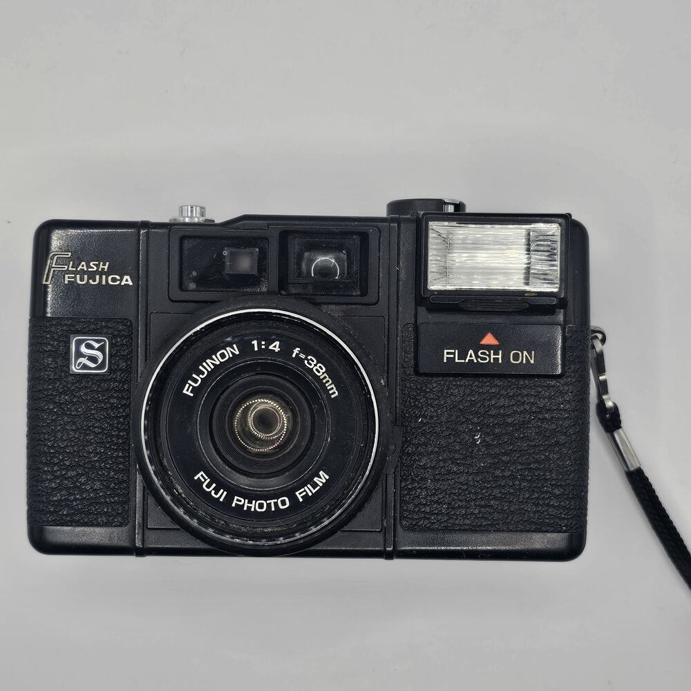 Fujica Flash S Film Camera Vintage Parts Only (0024)